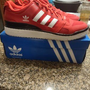 Adidas forum low crazy light
